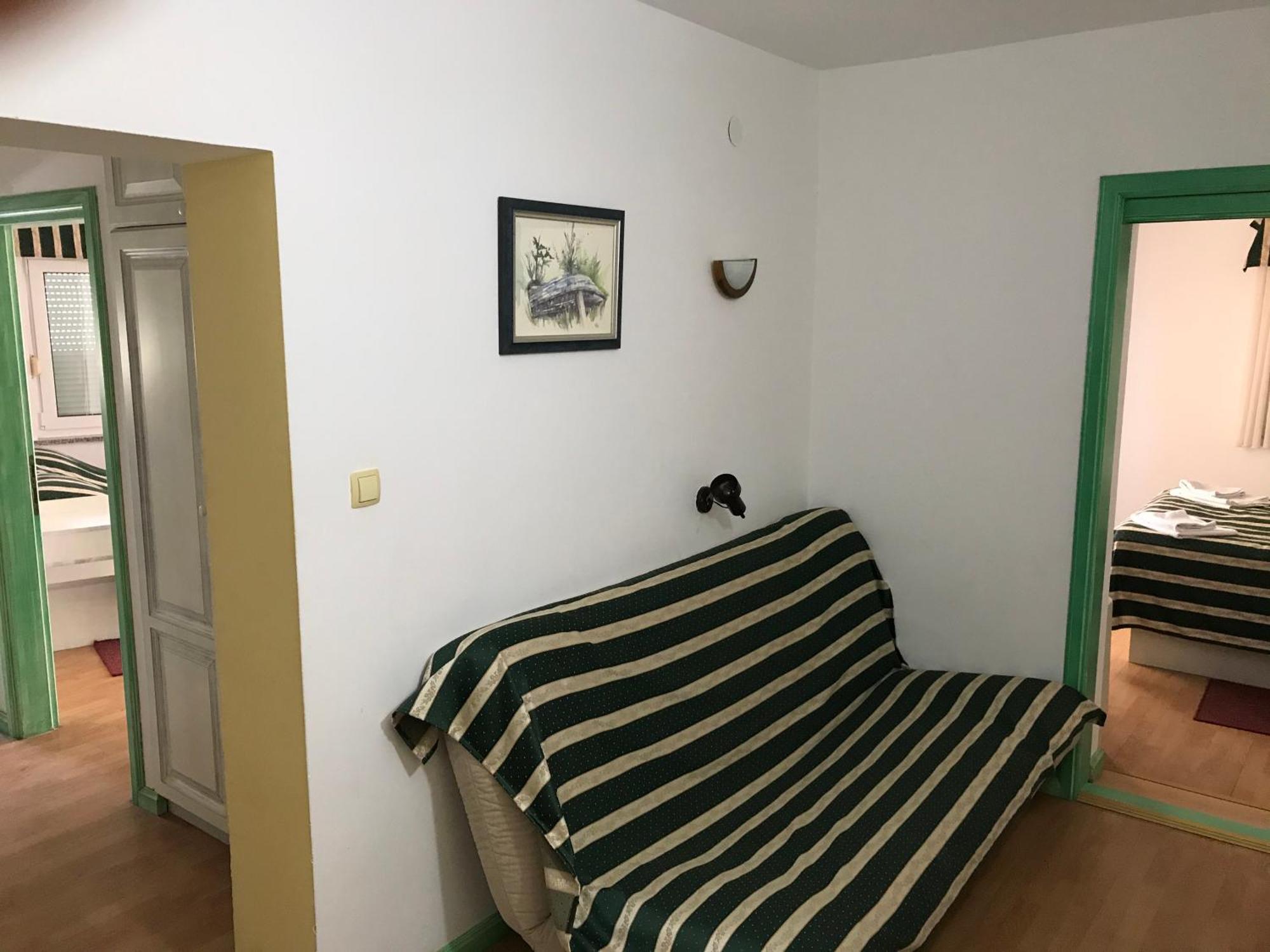 Pansion Dragica Apartment Rab Town Bagian luar foto